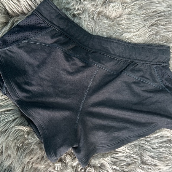 UA shorts - Picture 4 of 4